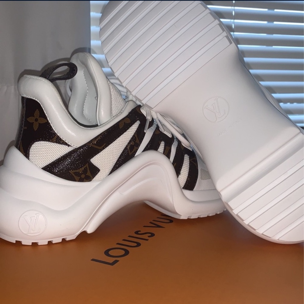 - Louis Vuitton ARCHLIGHT sneaker 39